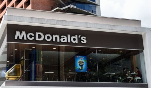 Crisis en Venezuela: por qué el país sudamericano es el más caro del mundo para comerse una hamburguesa de McDonald’s