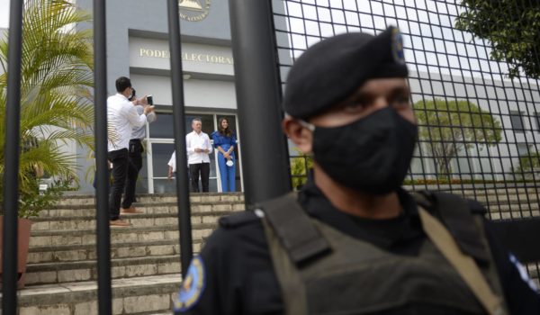 Arranca jornada de inscripción de candidatos ante el Consejo Supremo Electoral en el último día estipulado