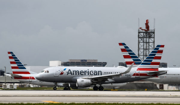 Dieciocho aviones civiles de American Airlines, Atlas, Delta, Omni, Hawaiian y United ayudarán a docenas de naves de carga militares que participan en la evacuación. LA PRENSA/AFP