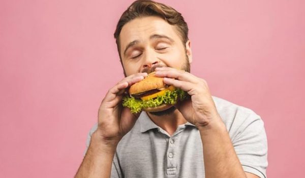 Por qué el cerebro es adicto a la comida ultraprocesada (y qué funciones puede alterar)