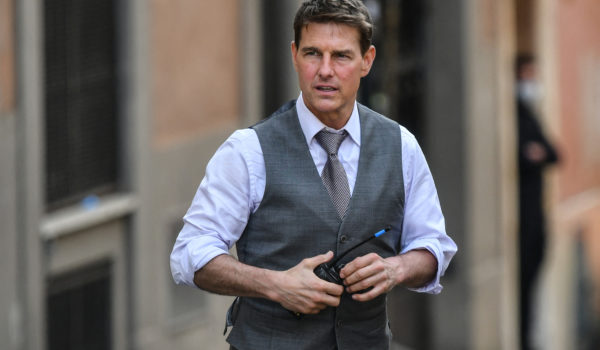 Tom Cruise selló su fama de filmar sus propias escenas de acción con escenas de "Misión Imposible 7". LA PRENSA/AFP