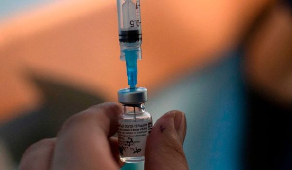 Vacunas contra el coronavirus: ¿por qué podrían desperdiciarse 241 millones de dosis?