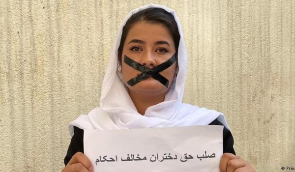 Talibanes anuncian Gobierno al completo: sin mujeres