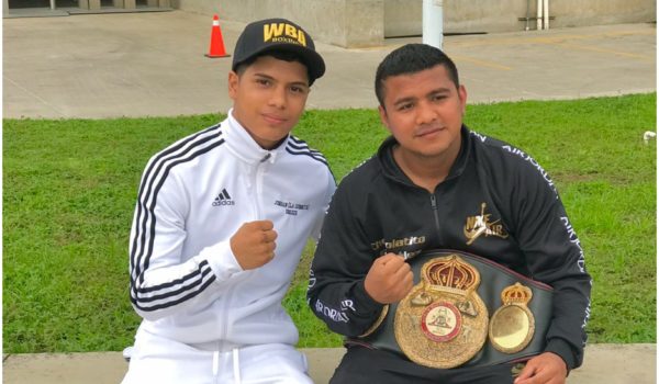 Jordan Orozco junto a Román González hace algunos años. / Cortesía