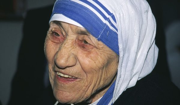 Madre Teresa de Calcuta: las luces y sombras de una vida dedicada a los más pobres