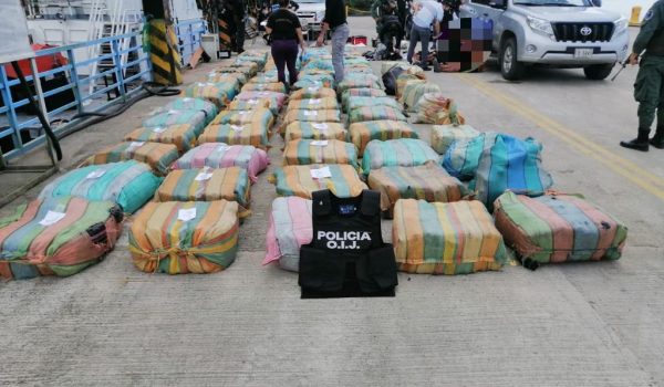Dos nicas capturados con cargamento de droga en el Pacífico costarricense