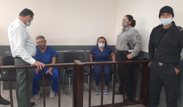Juan Pérez Aguirre y Jessenia Castillo declarados culpables por lesiones leves y amenazas con arma ( cuchillo) , LA PRENSA/Ernesto García