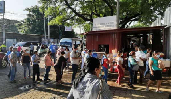 Así transcurrió la jornada de vacunación para personas de 30 años en adelante este martes