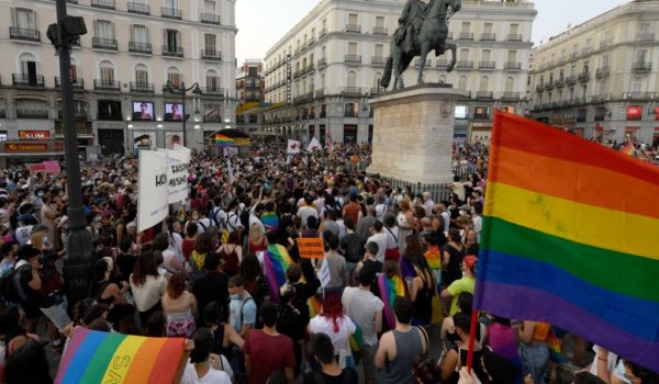 La brutal agresión homófoba cometida por 8 encapuchados en el centro de Madrid