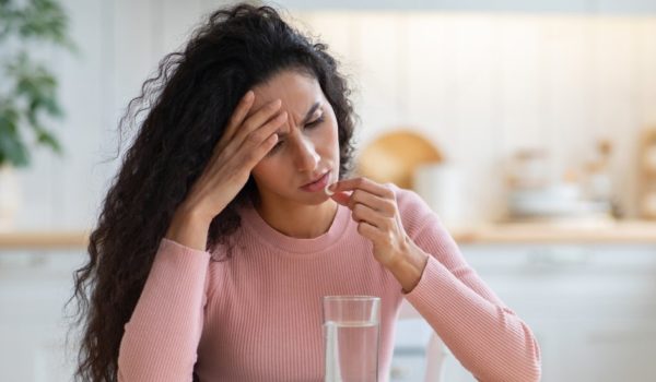 Por qué no debemos tomar paracetamol para combatir la resaca (y qué alternativa es mejor)