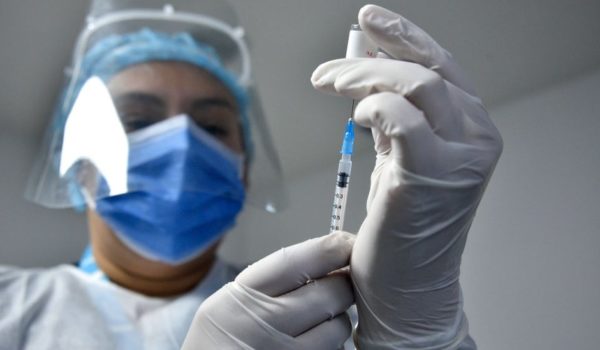 Anticuerpos se quintuplican con cuarta dosis de vacuna anticovid, según estudio israelí