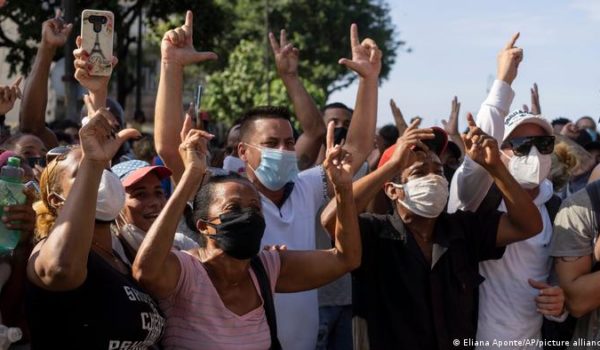 Cuba: HRW denuncia brutal represión y juicios falsos a cubanos tras protestas del 11 de julio
