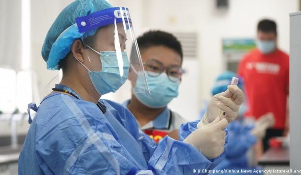 China decide nuevos confinamientos debido a rebrotes de COVID-19