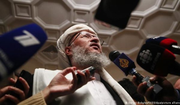 Rusia pide a talibanes respetar sus compromisos durante encuentro internacional en Moscú