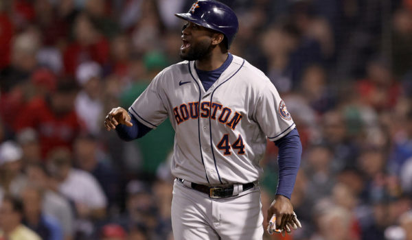 El cubano Álvarez se suelta y los Astros se van arriba en la serie contra Boston