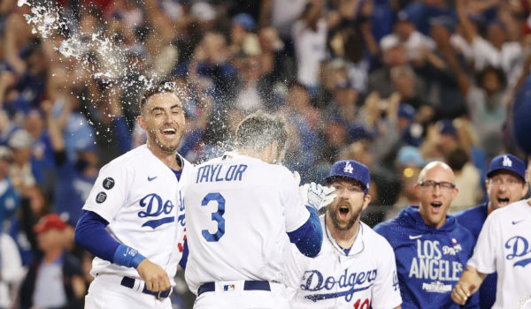 Chris Taylor acaba dramática batalla y empuja a los Dodgers a la Serie Divisional