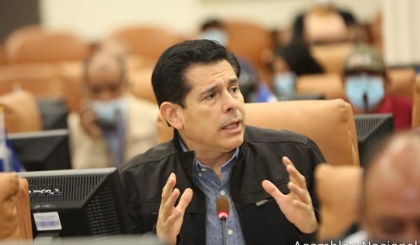 Diputado sandinista Wálmaro Gutiérrez confirma diálogo después de las elecciones y menciona al «gran capital»