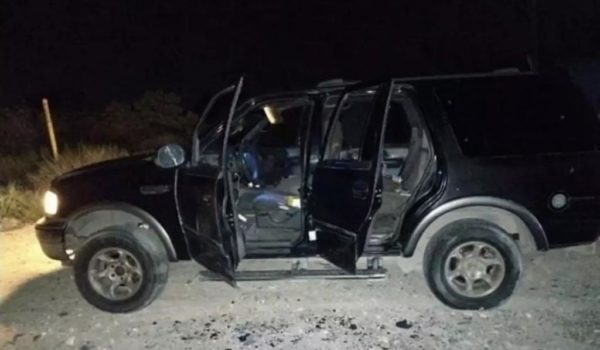 Policía mexicana rescata a cinco migrantes nicaragüenses encerrados en un vehículo