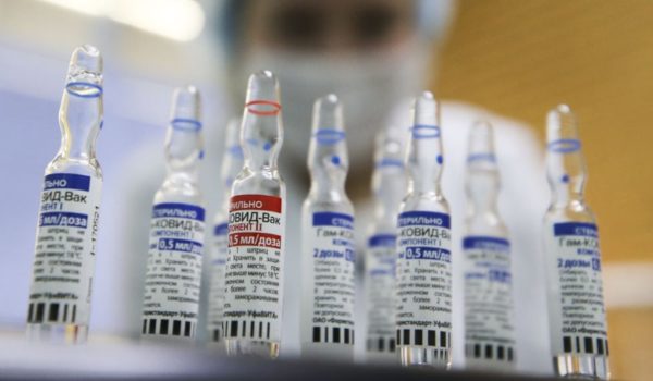 Coronavirus: por qué Rusia tiene tan poca población vacunada pese a que desarrolló una de las primeras vacunas contra la covid-19