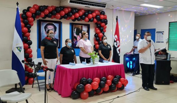 Trabajadores públicos obligados a votar por Ortega. Aquí algunos testimonios