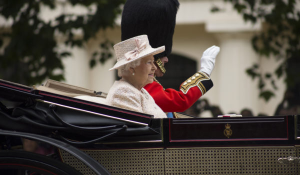 reina Isabel II