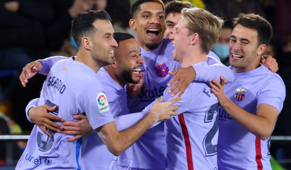 El «efecto Xavi» continúa y el Barcelona se impone al Villarreal en intenso y polémico duelo