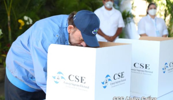 España califica de «burla» las elecciones en Nicaragua