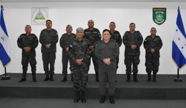 Ejércitos de Nicaragua y Honduras estrechan lazos de colaboración