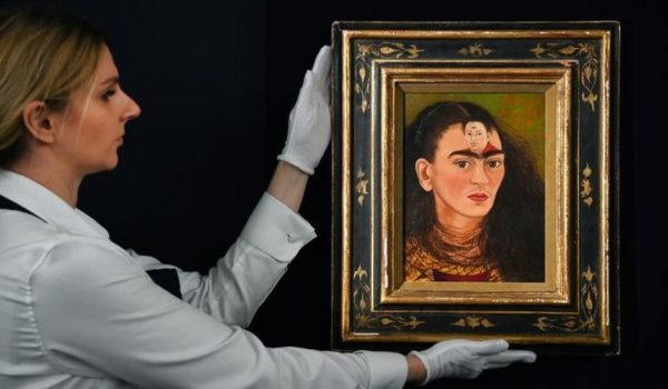 Frida Kahlo: el autorretrato «Diego y yo» se vende por US$34,9 millones, el récord de un artista latinoamericano en subasta