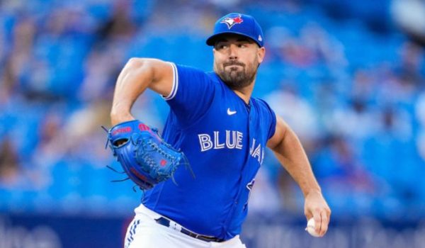 Robbie Ray y Corbin Burnes ganan los premios Cy Young en las Grandes Ligas