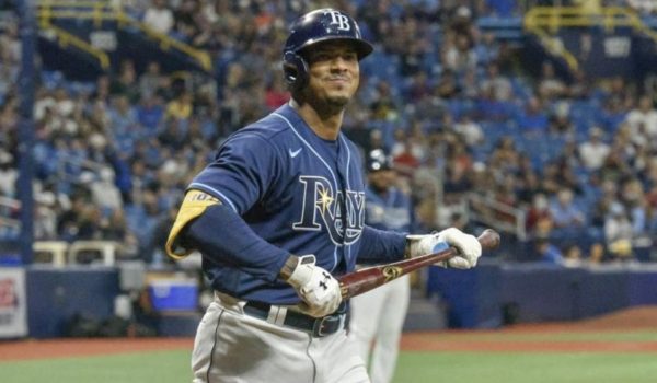 Tampa Bay asegura a su joya por 12 años y 223 millones de dólares