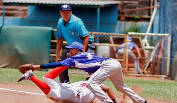 Jornada clave en el beisbol juvenil AA con seis equipos invictos luego de tres duelos