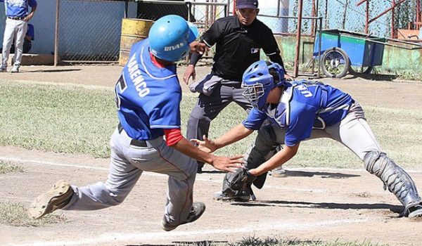Managua, Rivas y Chinandega arrancan a paso firme en el beisbol juvenil AA