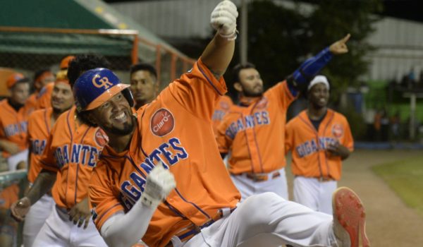 Tigres neutralizan a los Indios; Gigantes vuelven a descarrilar al Tren del Norte