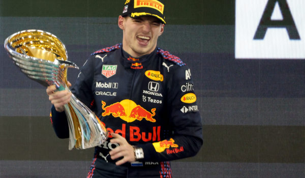 Max Verstappen alcanza su primer título mundial en Fórmula 1 en la última vuelta