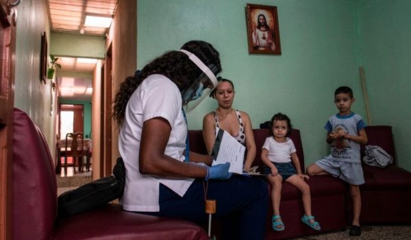 Lo que un profesor de Harvard cree que Estados Unidos puede aprender del sistema de salud de Costa Rica (y cómo funciona realmente)