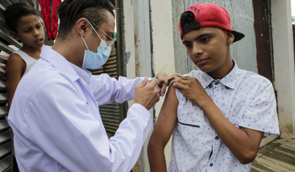 Los nicas antivacunas que prefieren “aprender a vivir con el virus”