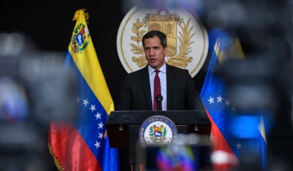 La oposición de Venezuela ratificó a Guaidó como «encargado de la presidencia»