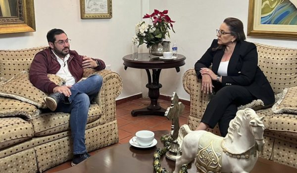 Xiomara Castro asume la presidencia de Honduras y busca una salida a la crisis política