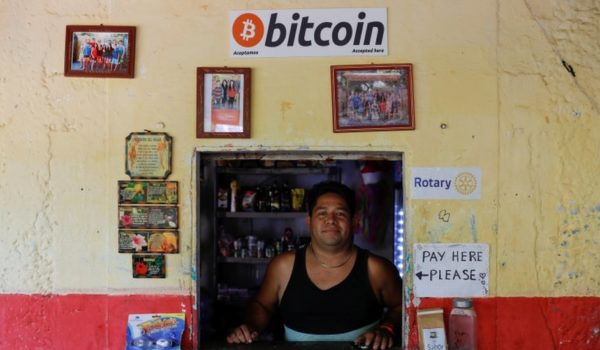 Por qué el FMI insta a El Salvador a retirar el bitcoin como moneda de curso legal 