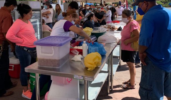 Régimen trae a Managua a productores de lácteos y hace propaganda aprovechando alto precio del queso