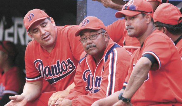Omar Cisneros regresa a los Dantos como su mánager para el próximo Pomares