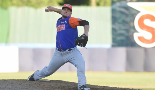 Gigantes se van más arriba ante los Leones tras imponerse en duelo de polémico final