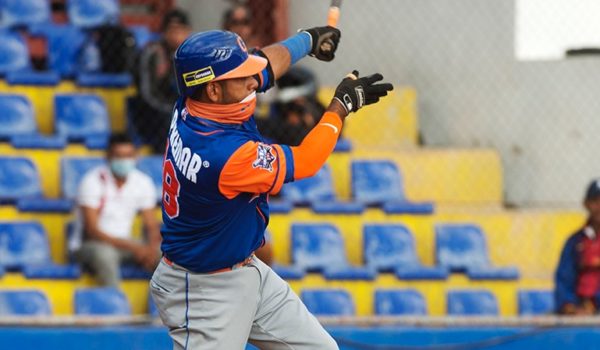 Los Gigantes frenan al Tren y Tigres hunden a los Leones