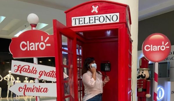 Cabina telefónica para hablar gratis a personas fuera del país