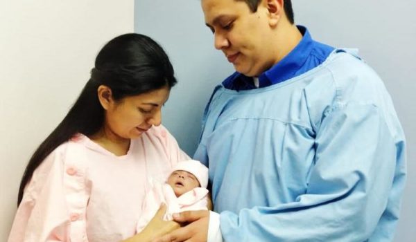 embarazo gemelar sobrevive a COVID 19, milagro ocurrido en el Hospital Vivian Pellas