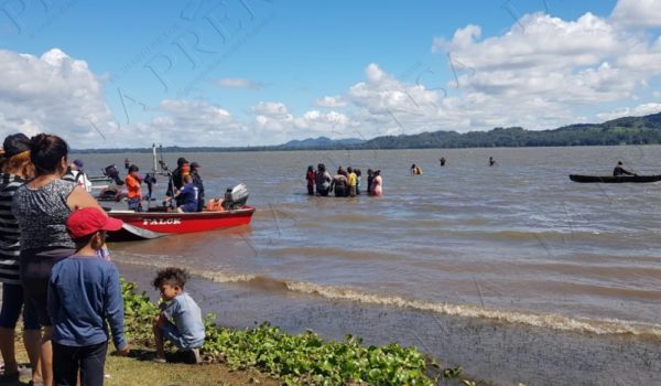 Los pescadores del lago Apanás en Jinotega se han sumado a las búsqueda del adolescente de iniciales G.A.B. LA PRENSA/Cortesía de NotimaTV.