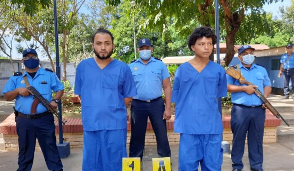 José Alfredo Torres Toruño y Jonathan Johander Cerda Martínez acusados de matar a dos jóvenes la madrugada del domingo último en el barrio Acahualinca, Distrito Dos de Managua. LA PRENSA/ Cortesía