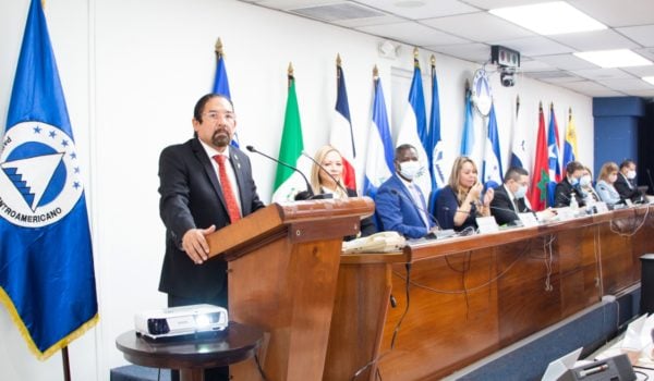 Decisión de directivos orteguistas en el Parlacen para promover participación de China en el SICA es rechazada por diputados