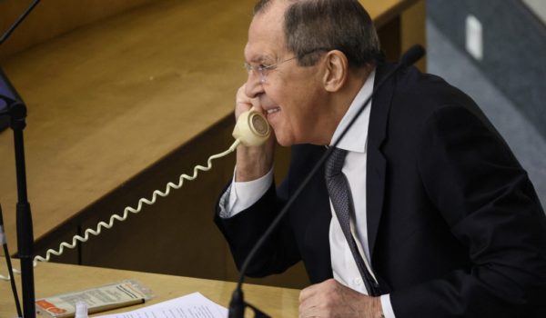 Blinken y Lavrov conversarán este martes sobre la crisis ucraniana